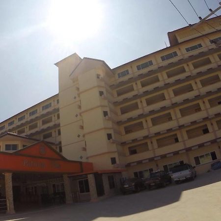 Oyo 523 Aa Pattaya Ville Exterior foto